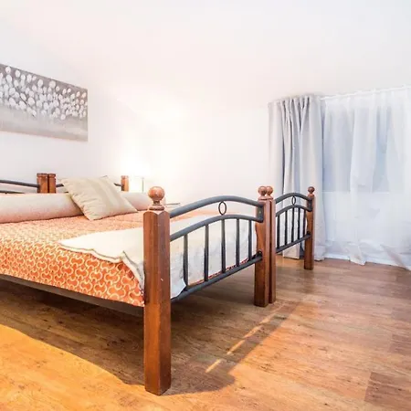 Lucia Villa Veliki Vareški