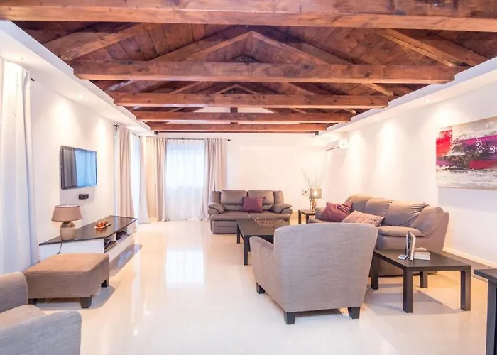 Βίλα Lucia Veliki Vareški