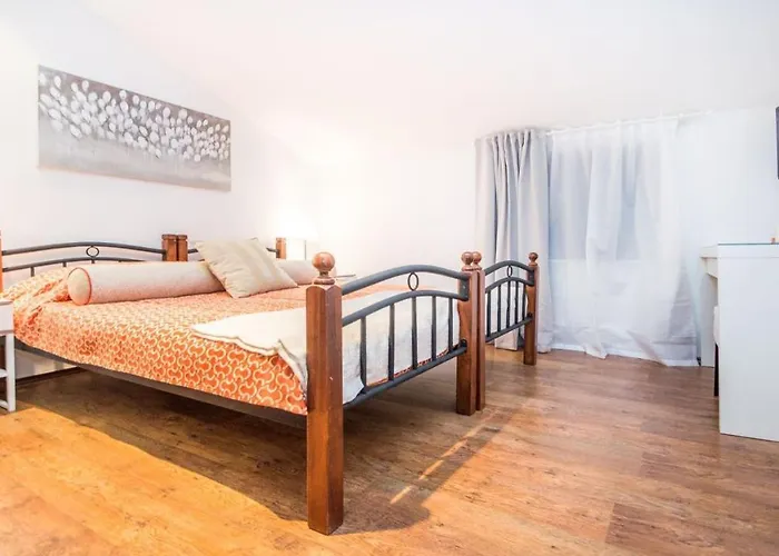 Lucia Βίλα Veliki Vareški